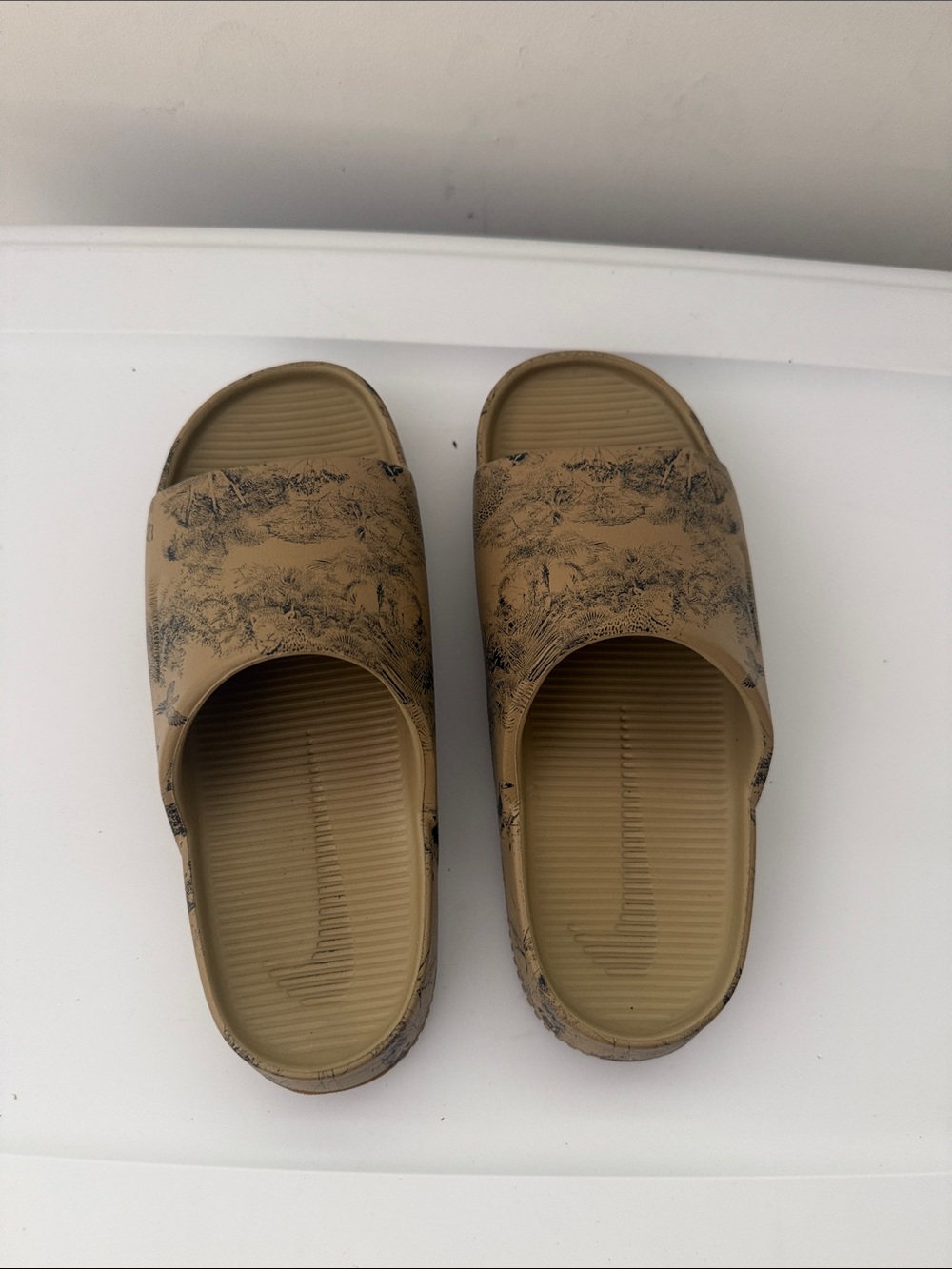 Nike Slides - Picture 2 of 2
